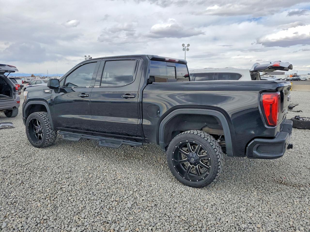2020 GMC Sierra K1500 slt