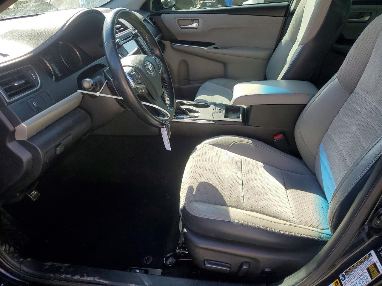 2016 Toyota Camry le