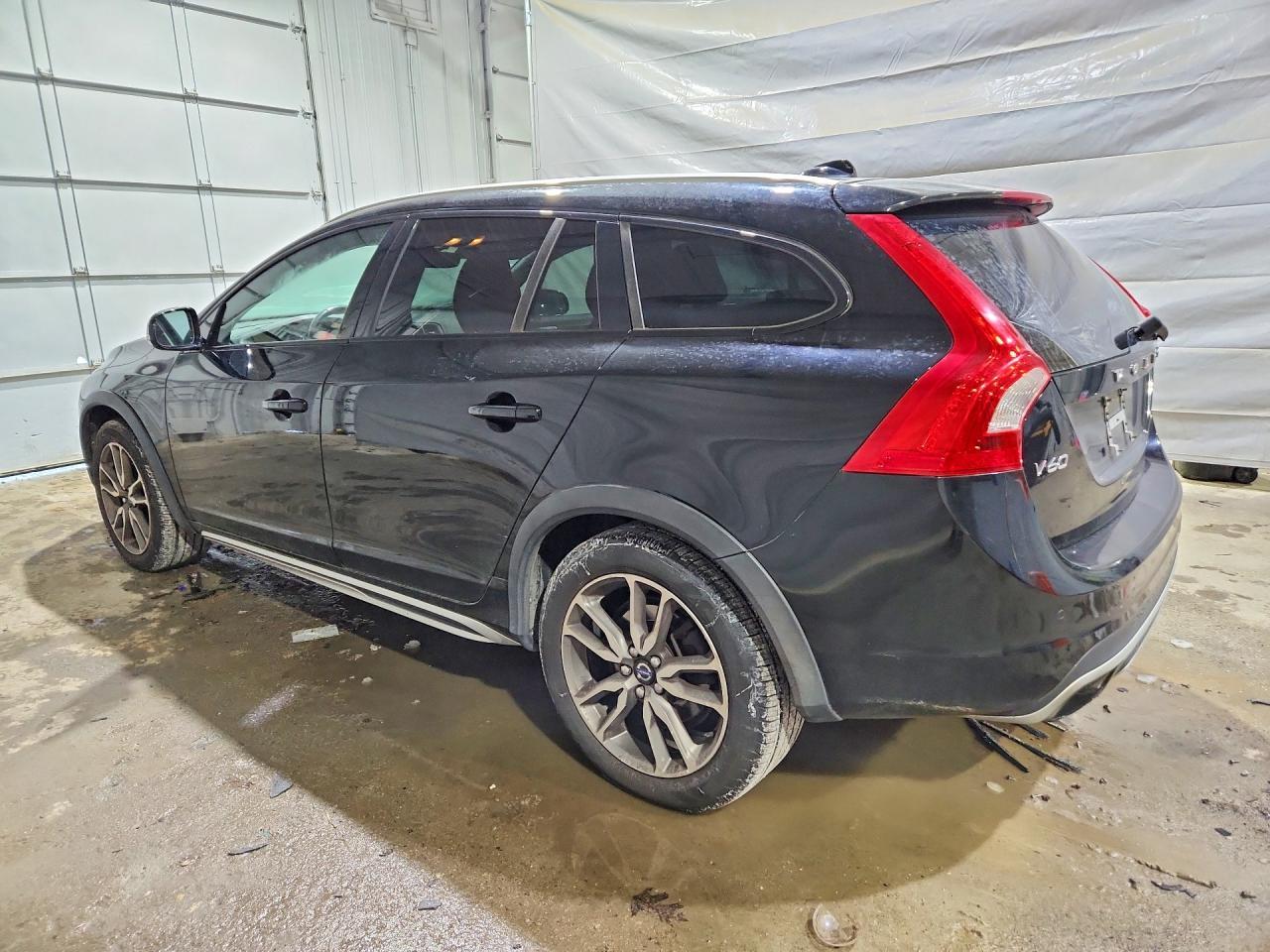 2016 Volvo V60 Cross Country Premier