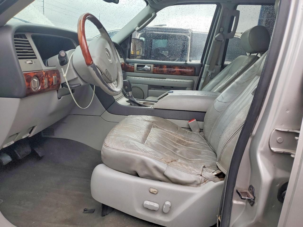 2004 Lincoln Navigator