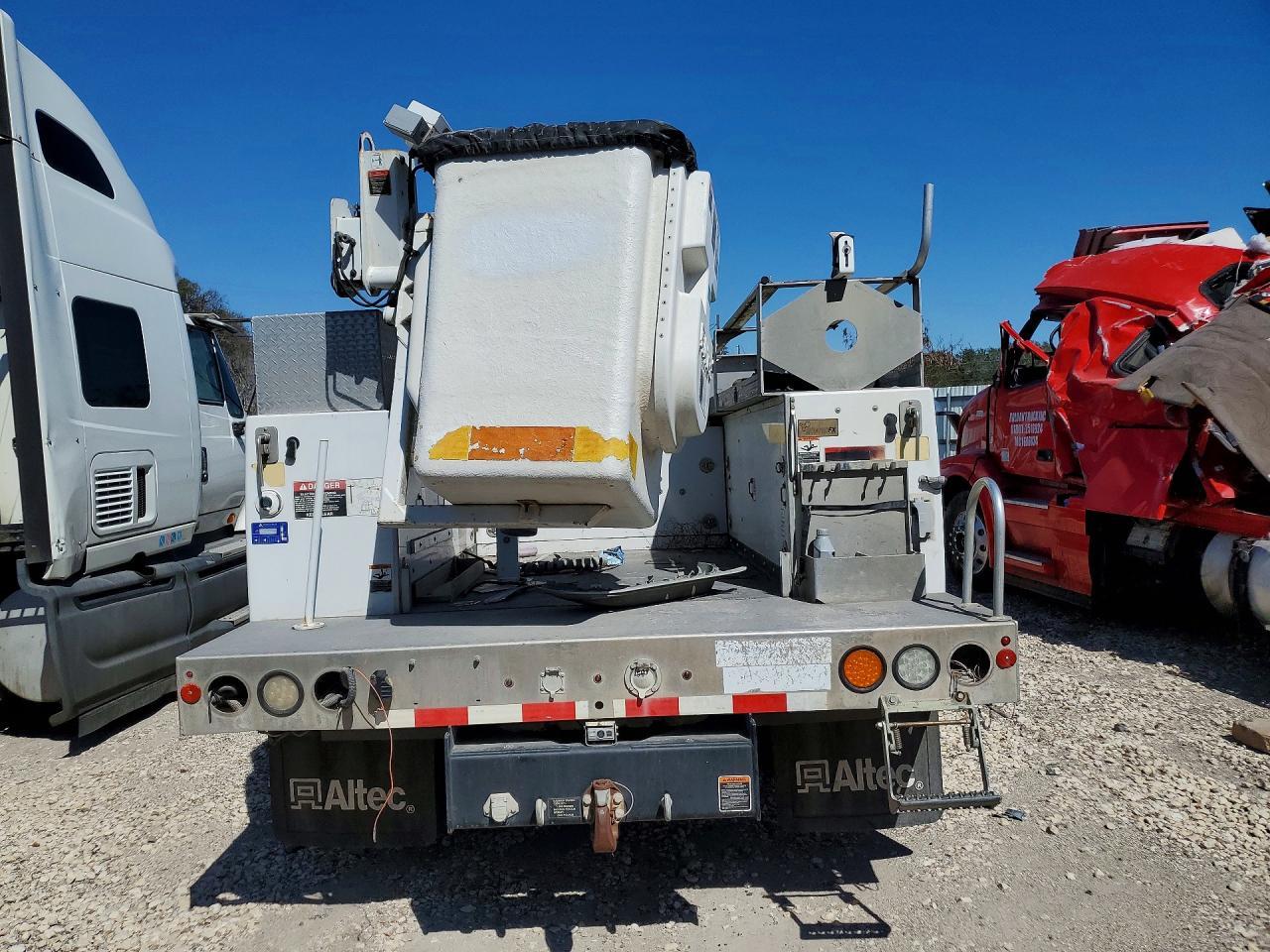 2015 Ford F450 Super Duty Bucket Truck