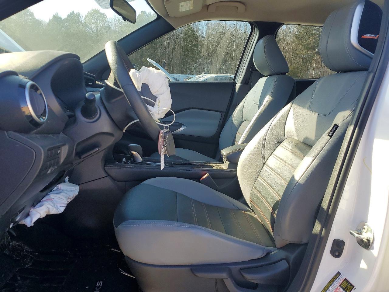 2023 Nissan Kicks sr