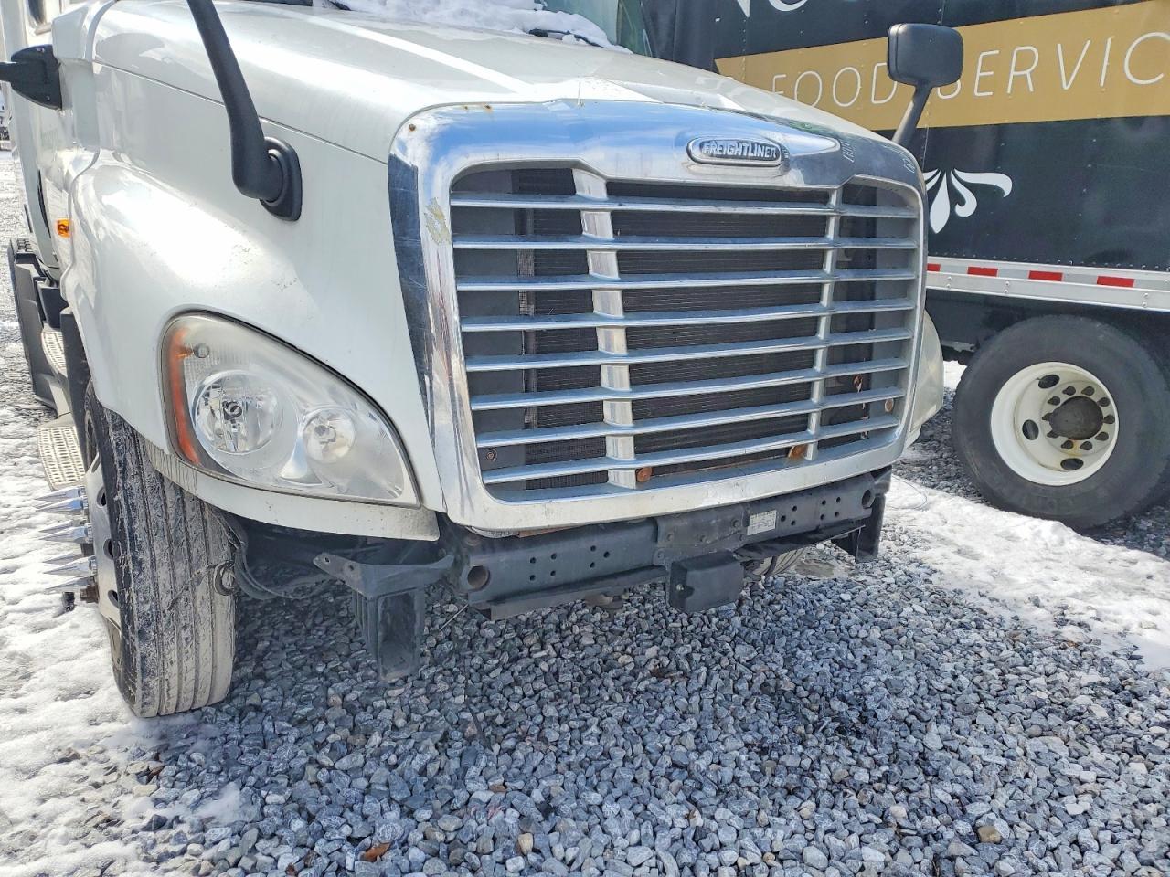2016 Freigliner 2016 Freightliner Cascadia 125 Semi Truck