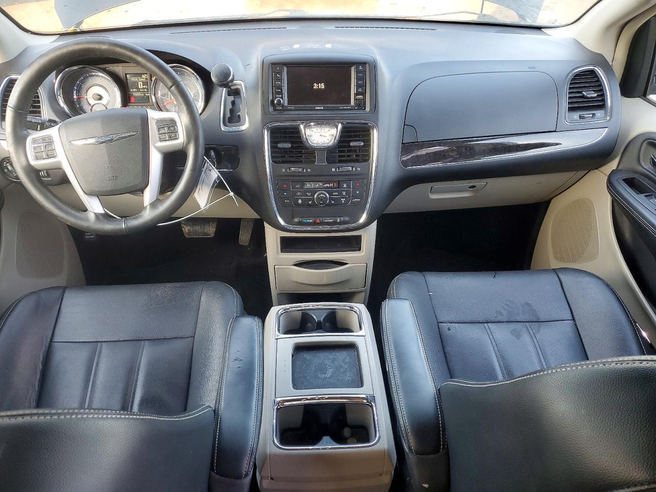 2016 Chrysler Town & Country Touring