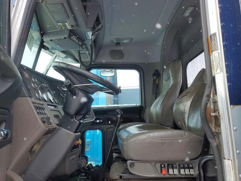 2016 Peterbilt 389 Semi Truck