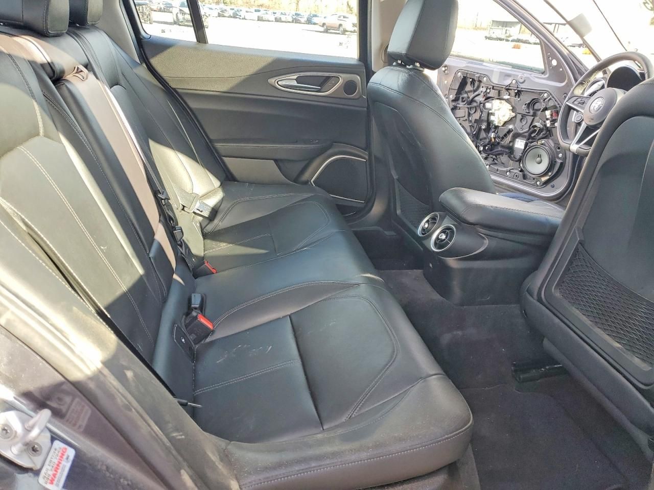 2017 Alfa Romeo Giulia Q4