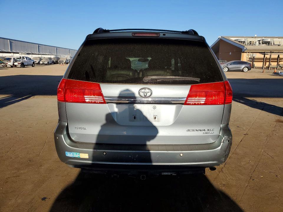 2004 Toyota Sienna xle Limited 7-passenger
