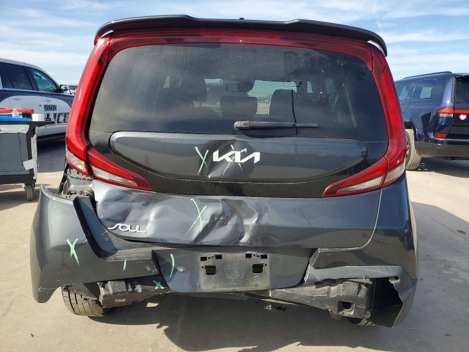 2022 KIA Soul lx