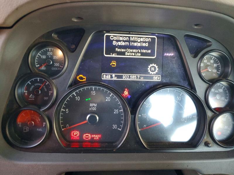 2015 Peterbilt 579 Semi Truck