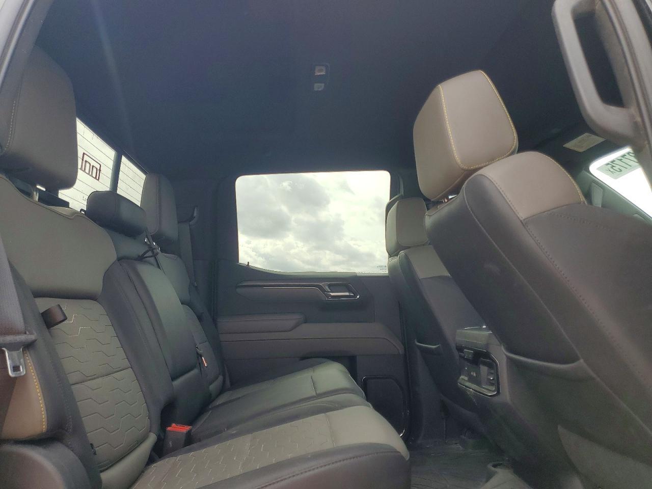2023 Chevrolet Silverado K1500 ZR2