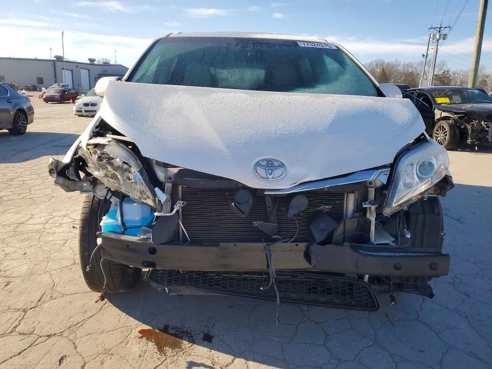 2014 Toyota Sienna xle