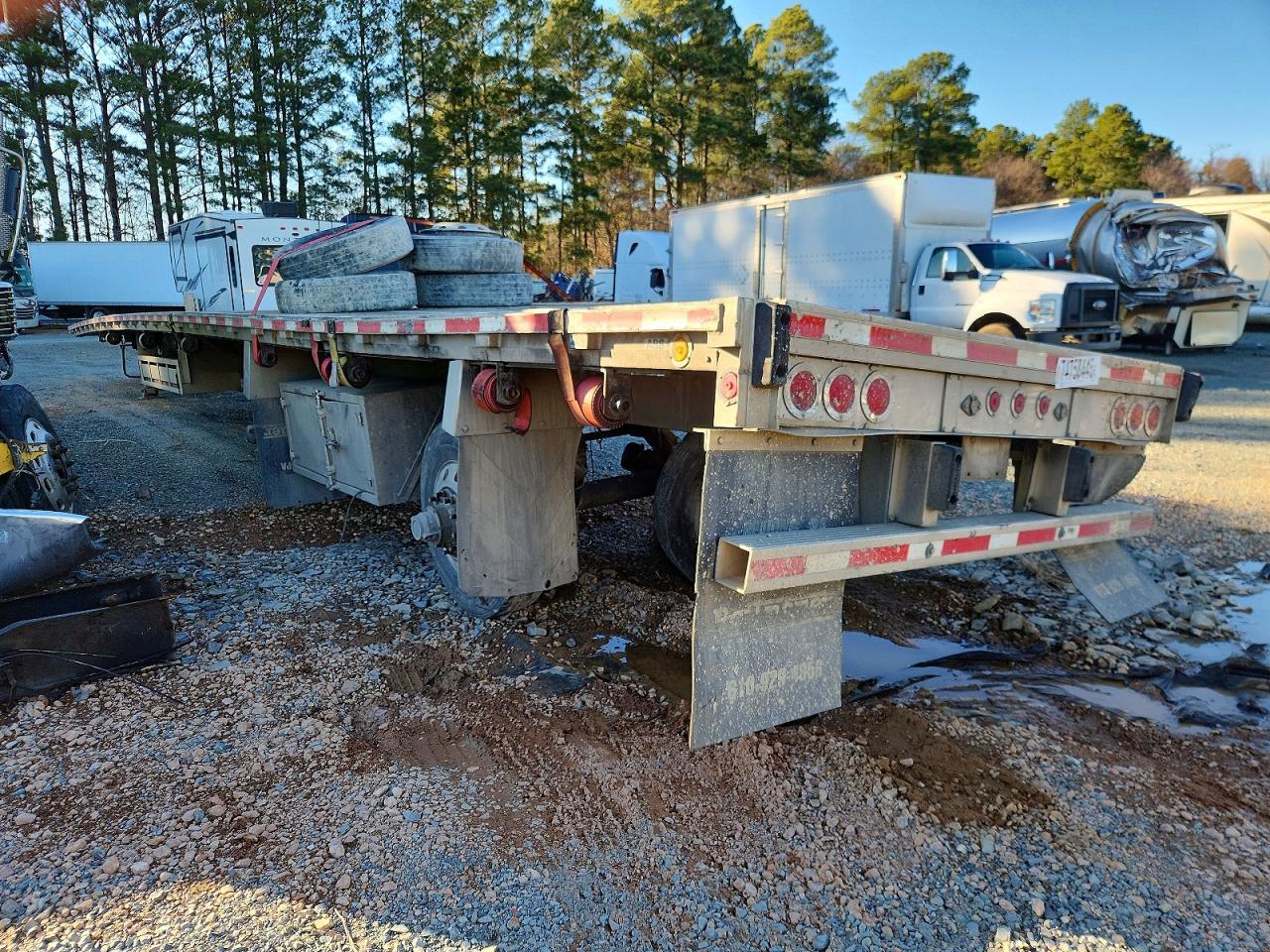 2016 Reitnouer Flatbed Trailer