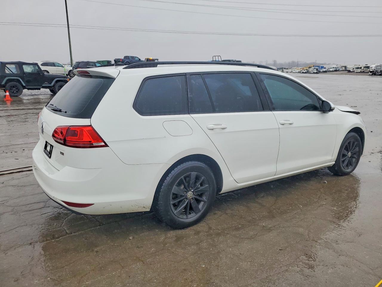 2016 Volkswagen Golf Sportwagen s