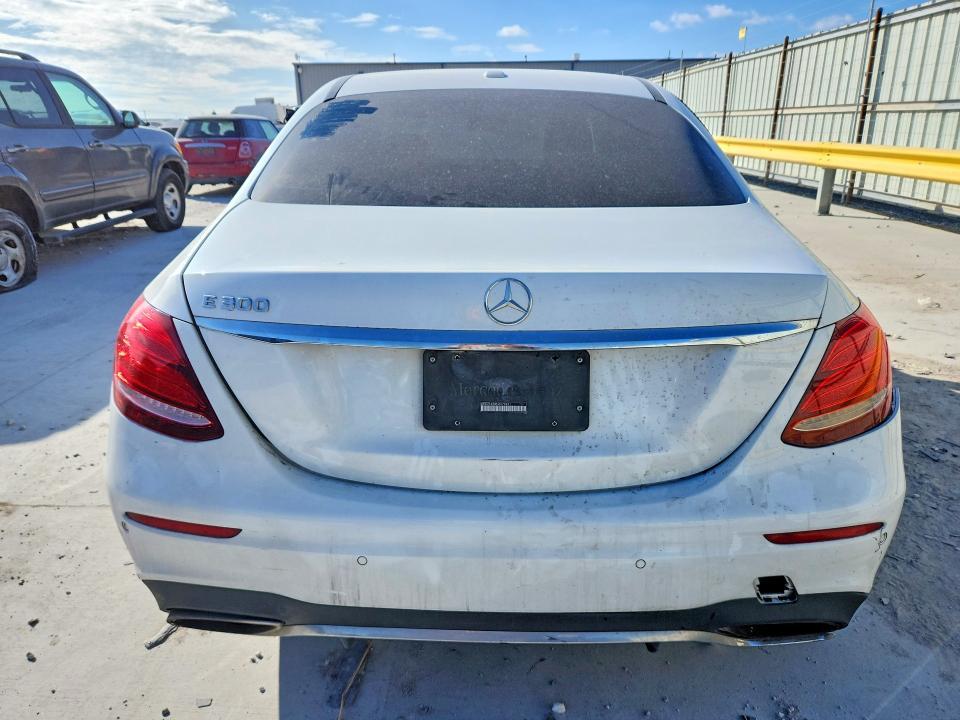 2017 Mercedes-Benz E 300