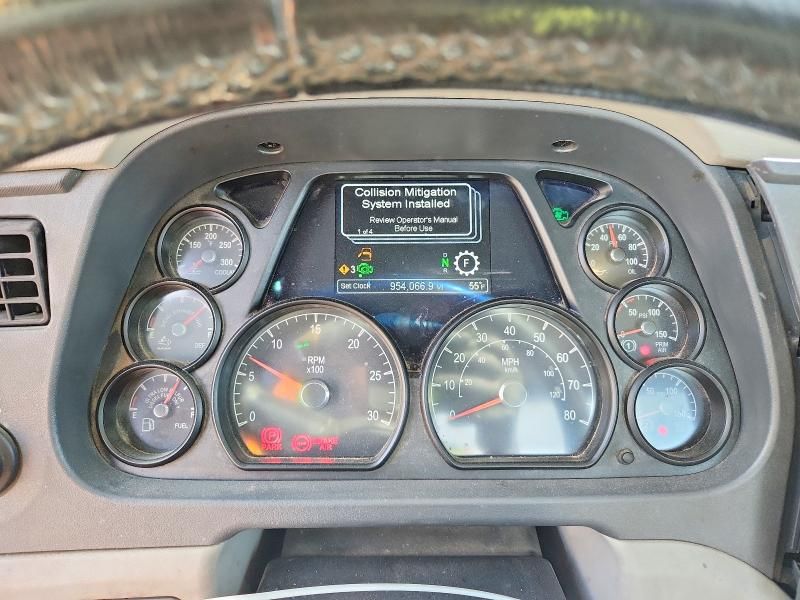 2019 Peterbilt 579 Semi Truck