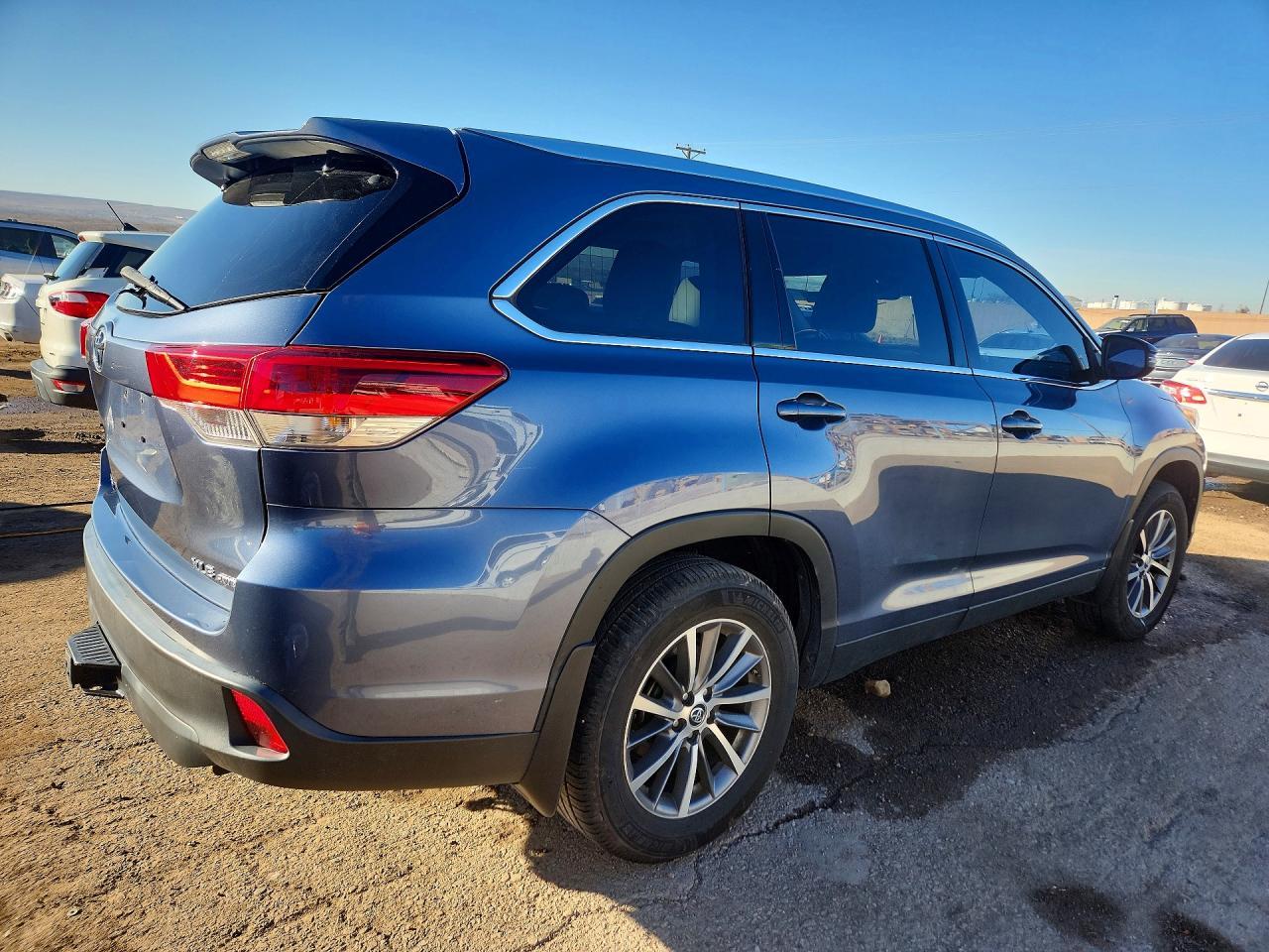 2019 Toyota Highlander se