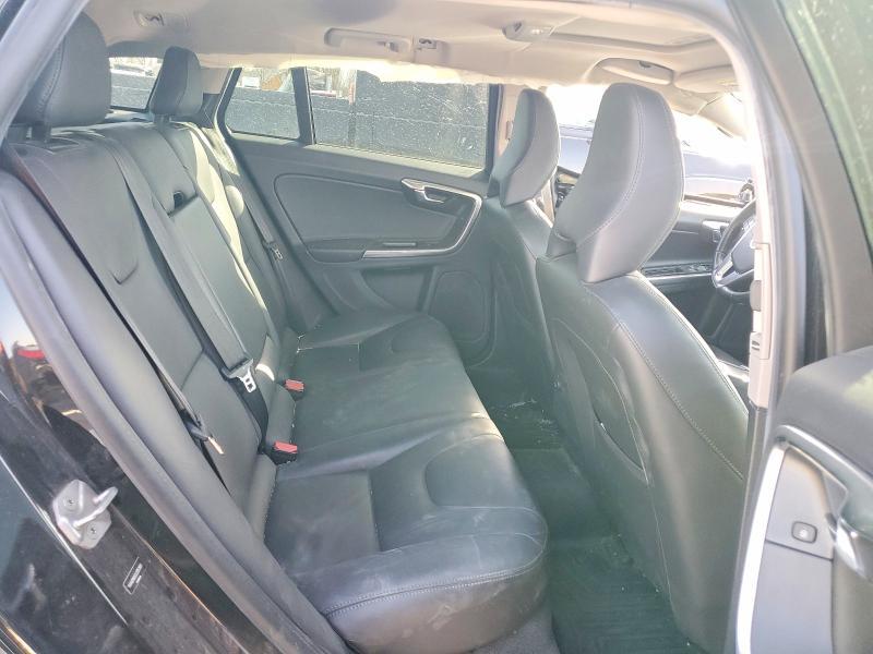 2018 Volvo V60 Cross Country Premier