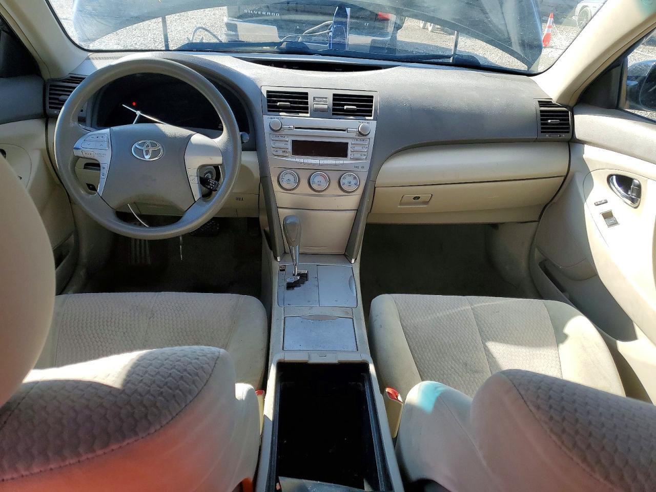 2011 Toyota Camry le