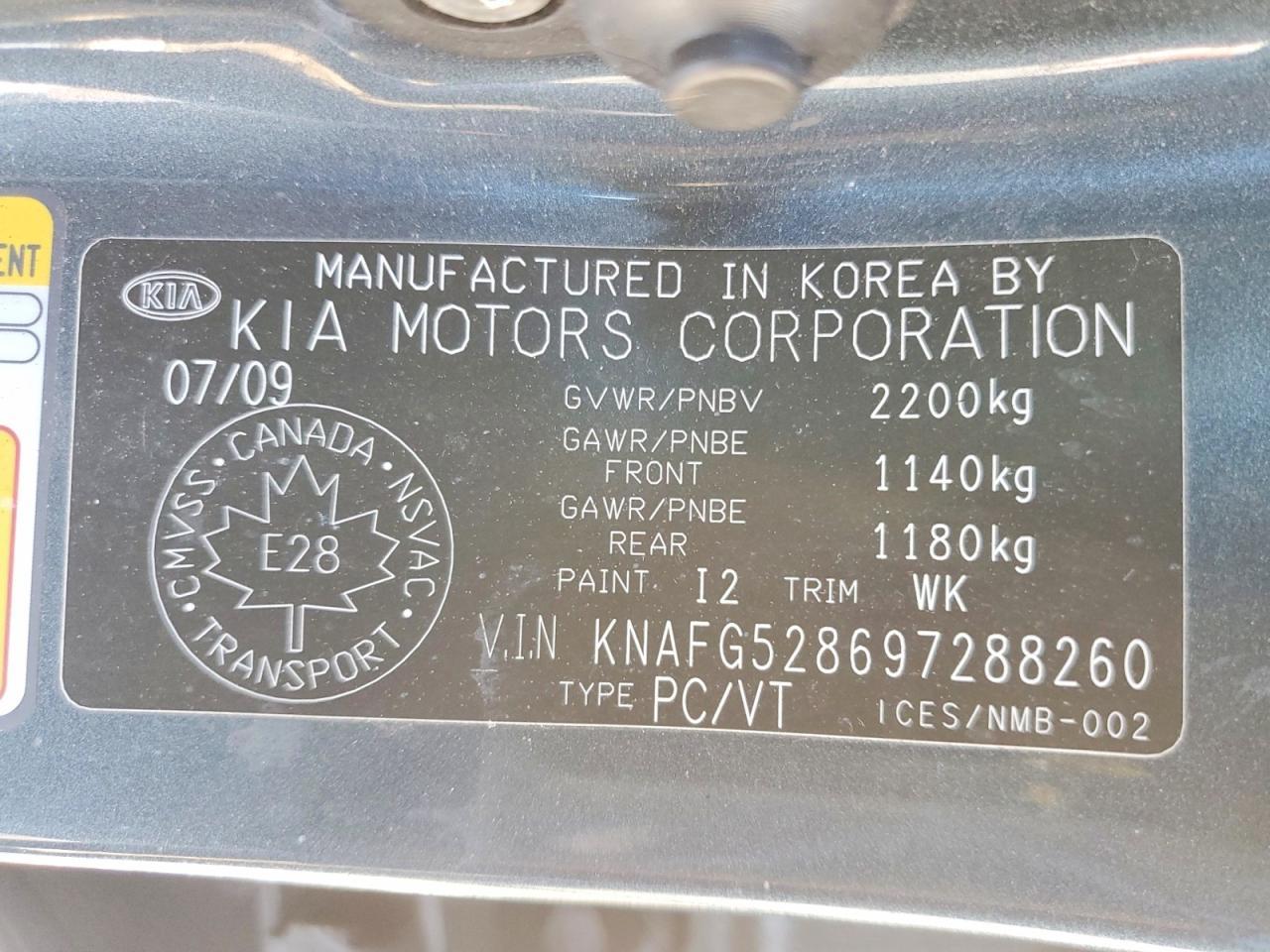 2009 KIA Rondo Base