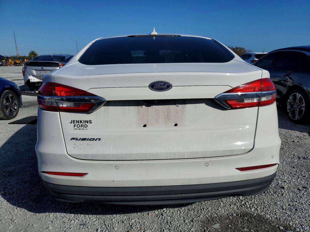 2020 Ford Fusion se