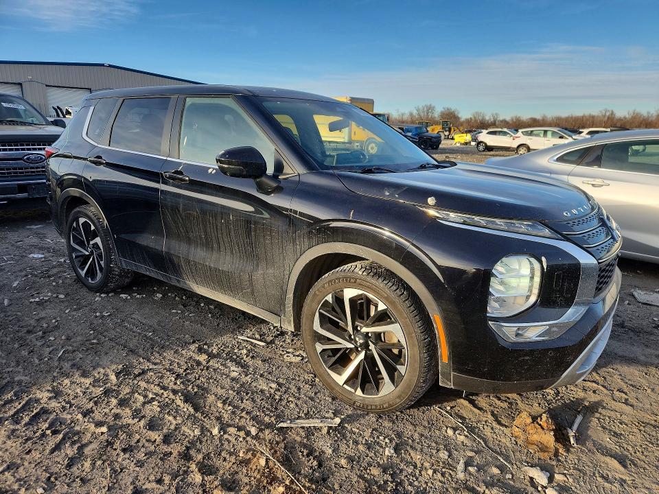 2022 Mitsubishi Outlander se