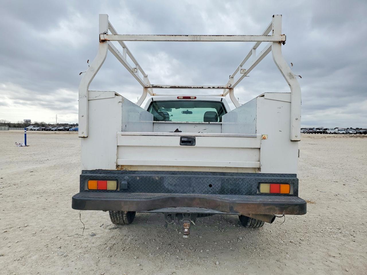 2005 Chevrolet Silverado 2500 Utility / Service Truck