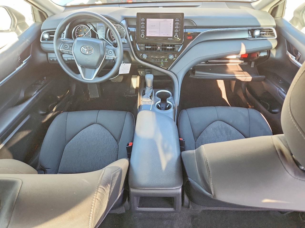 2022 Toyota Camry le