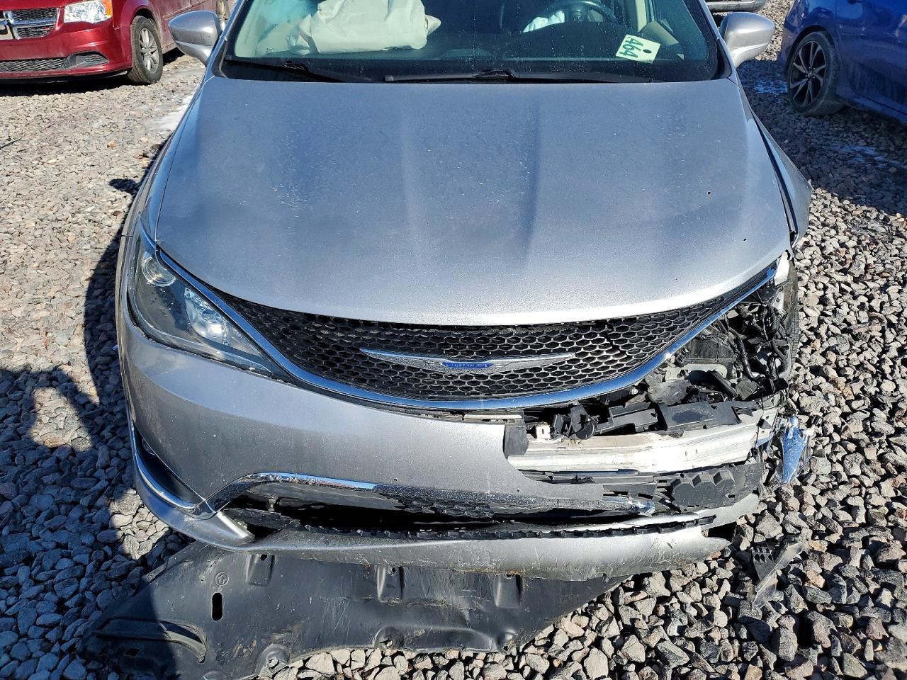 2019 Chrysler Pacifica Touring l