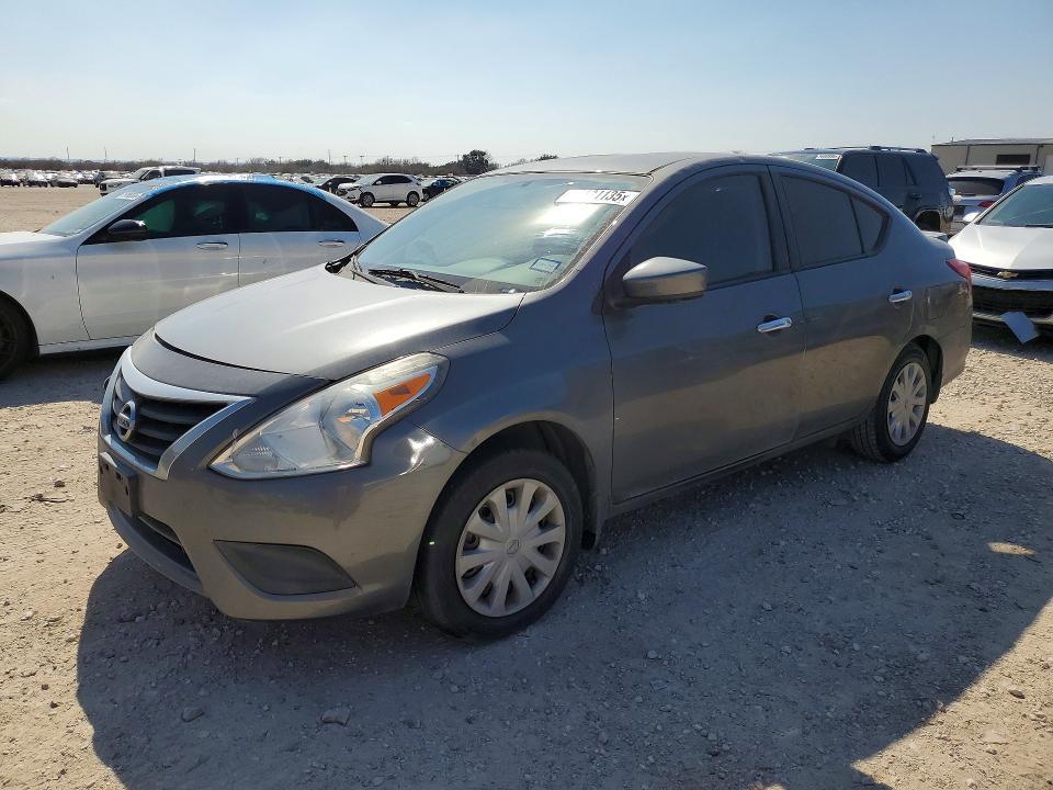 2016 Niss Versa