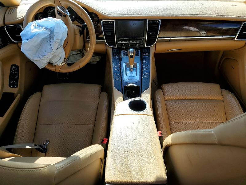 2016 Porsche Panamera 2