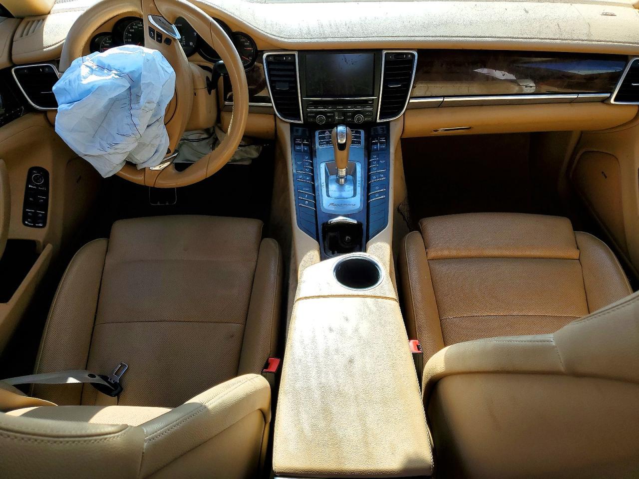 2016 Porsche Panamera 2