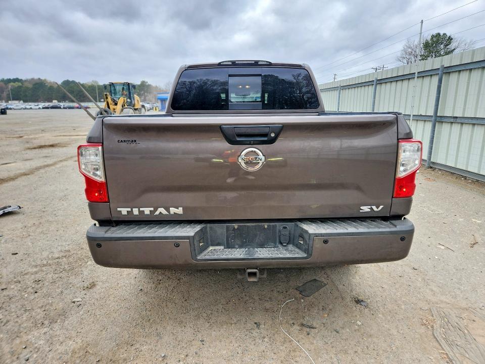 2017 Nissan Titan SV