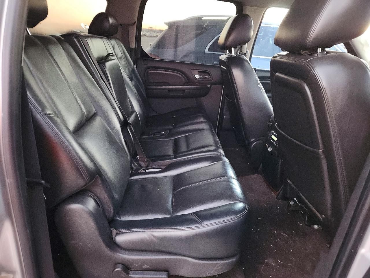 2011 Cadillac Escalade esv Premium