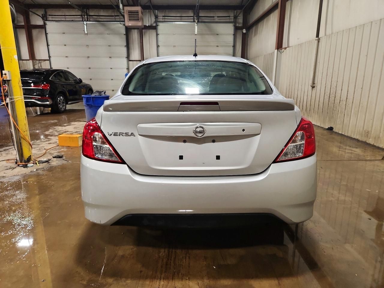 2017 Nissan Versa 1.6 s Plus