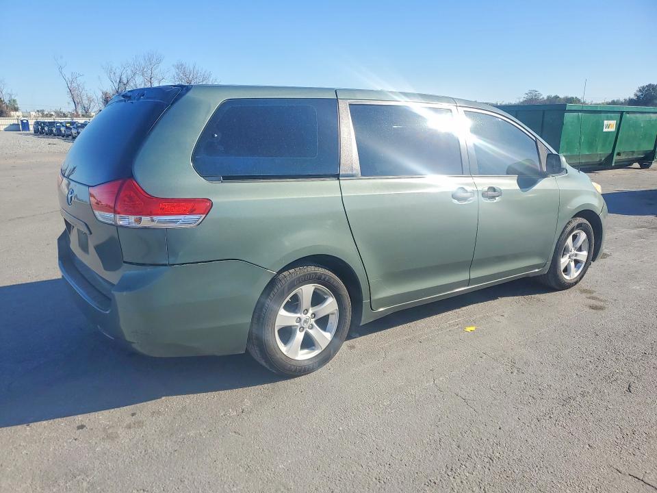 2013 Toyota Sienna l 7-passenger
