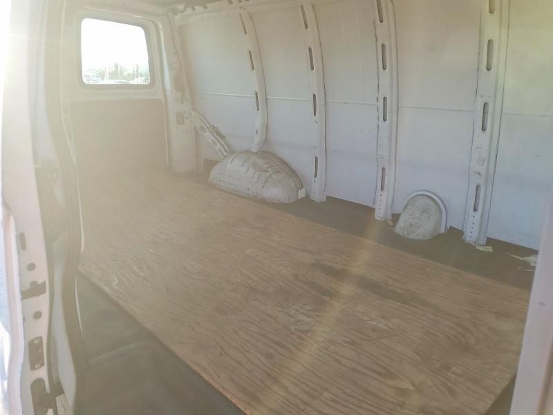 2010 Chevrolet Express 2500 Cargo Delivery van