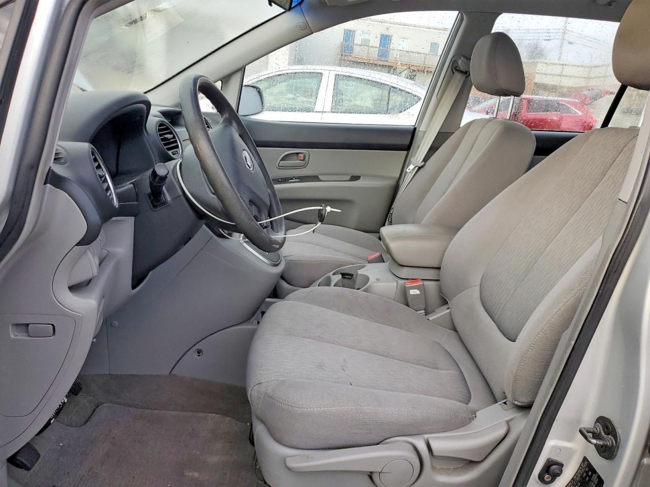 2007 KIA Rondo