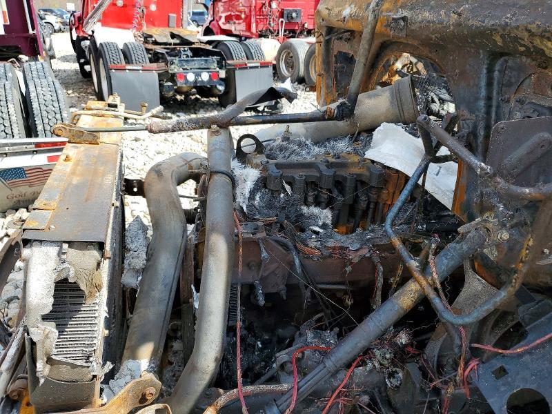 2007 International 8600 Semi Truck