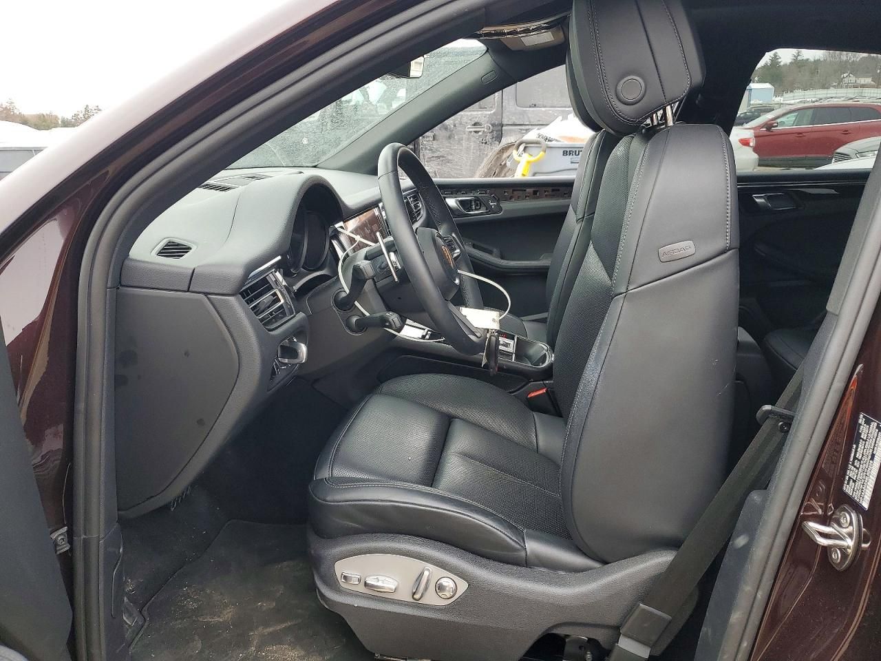 2025 Porsche Macan Base