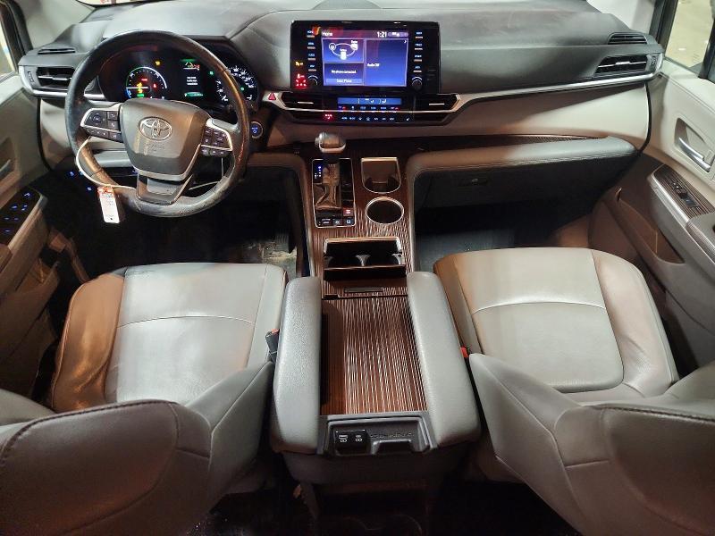 2021 Toyota Sienna xle