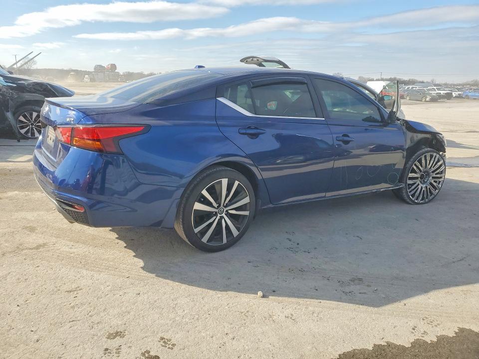2020 Nissan Altima sr