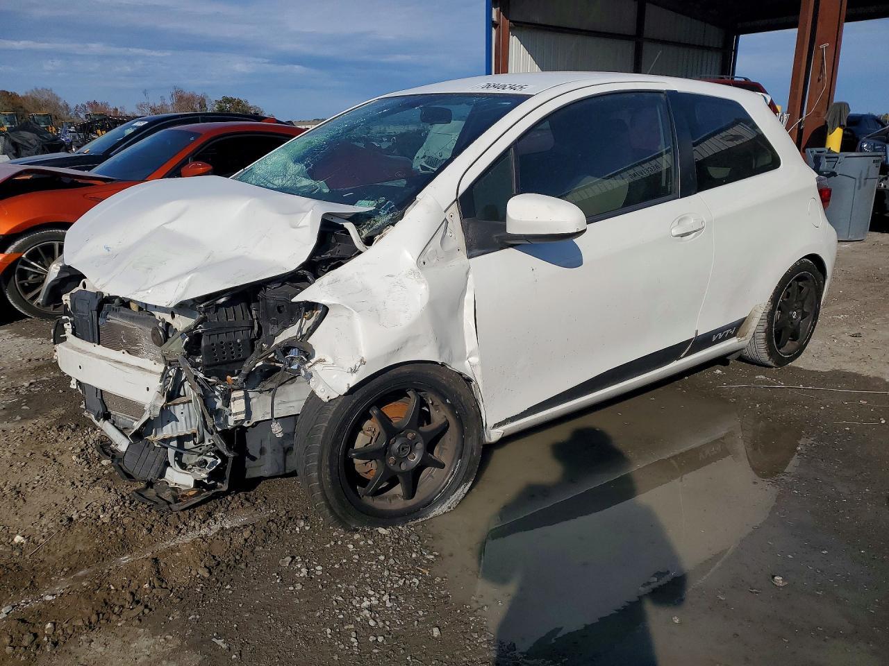 2012 Toyota Yaris 3-door l