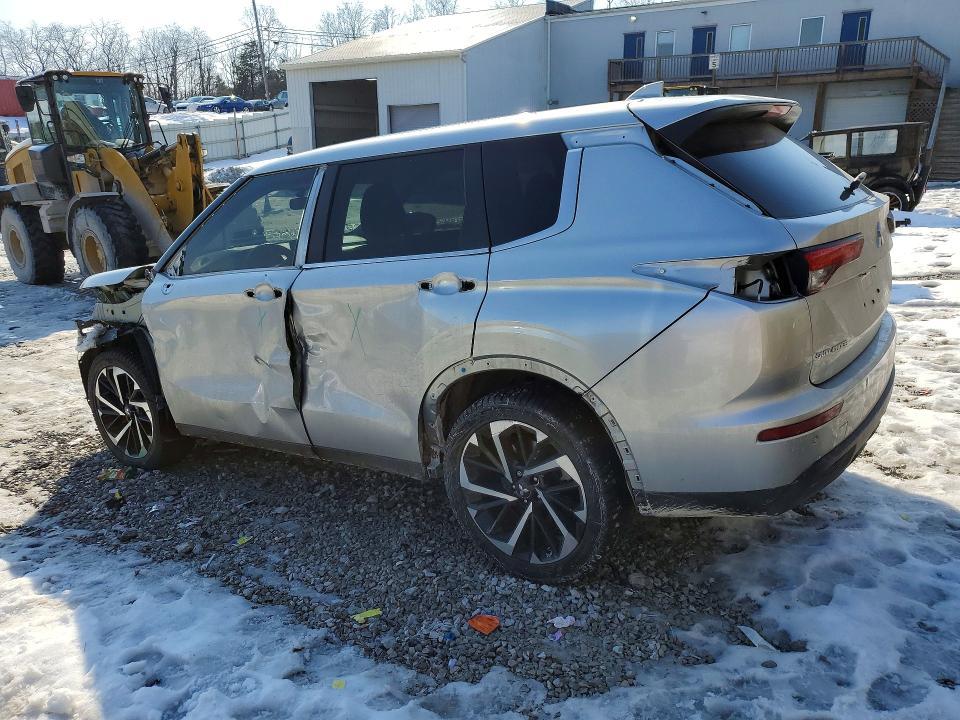 2022 Mitsubishi Outlander es