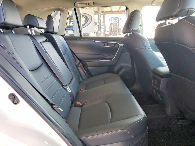 2025 Toyota Rav4 xle Premium