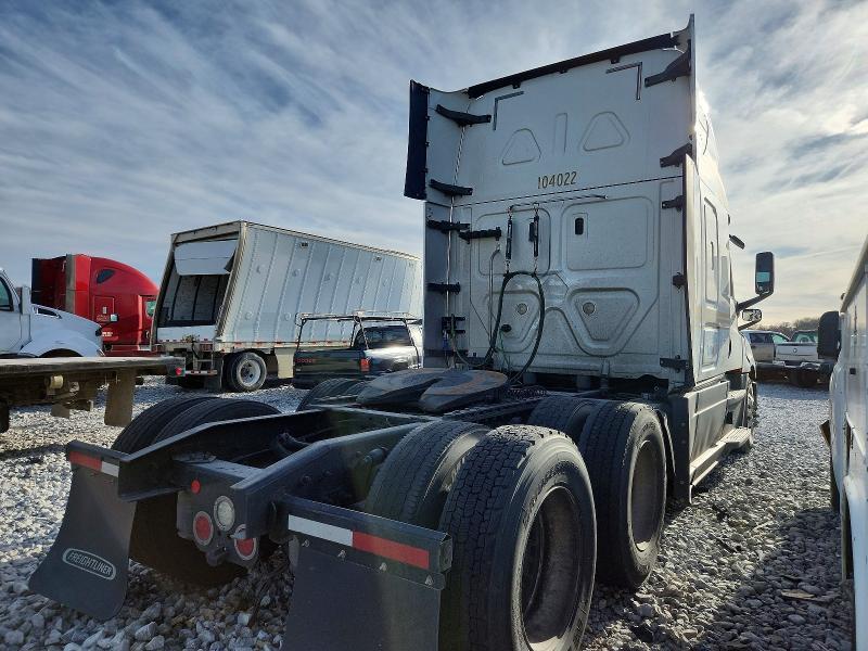 2020 Freigliner 2020 Freightliner Cascadia 126 Semi Truck