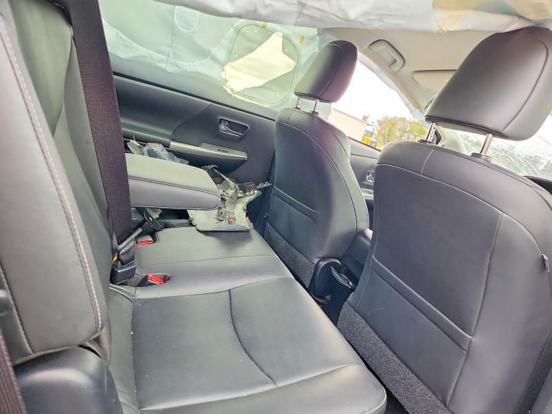 2015 Toyota Prius v Five