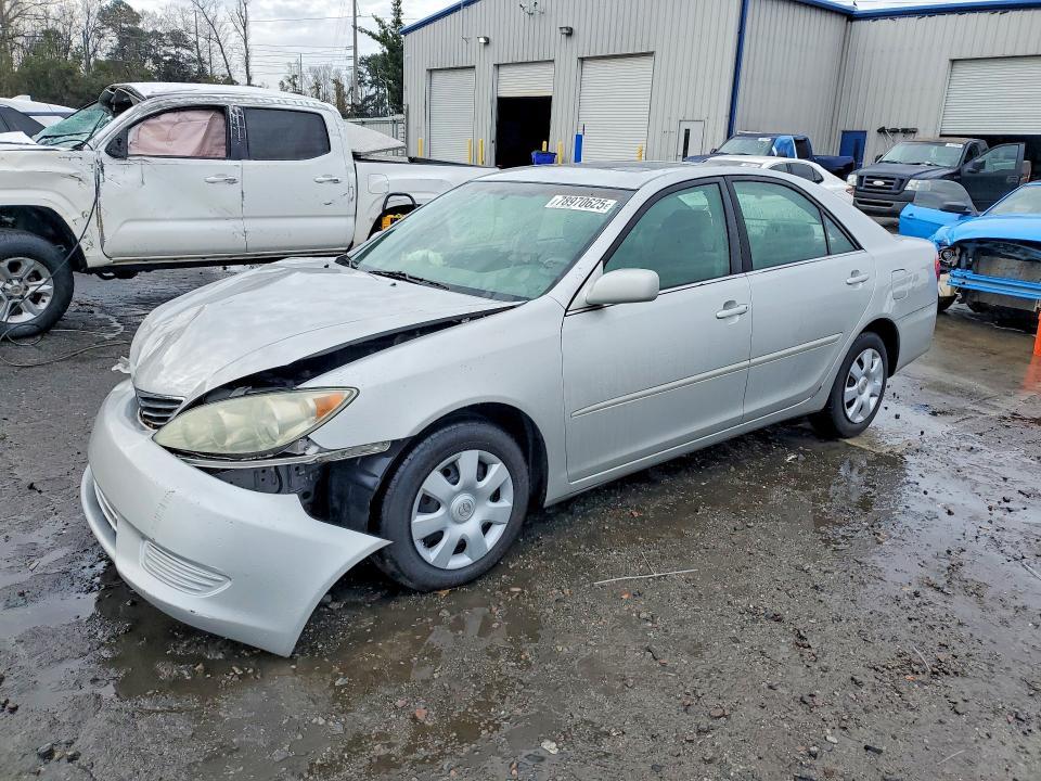 2005 Toyota Camry le