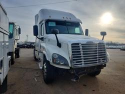 Salvage cars for sale from Copart Moraine, OH: 2017 Freigliner 2017 Freightliner Cascadia 125 Semi Truck
