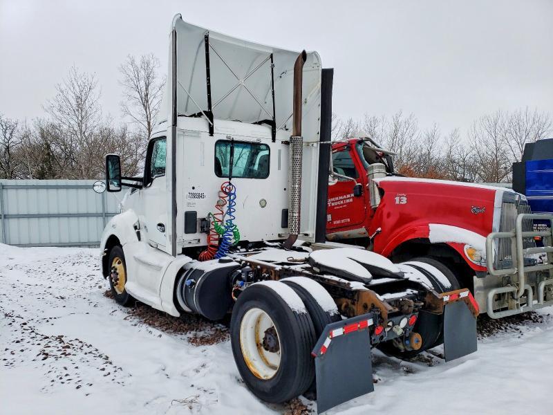 2015 Kenworth T680 Semi Truck