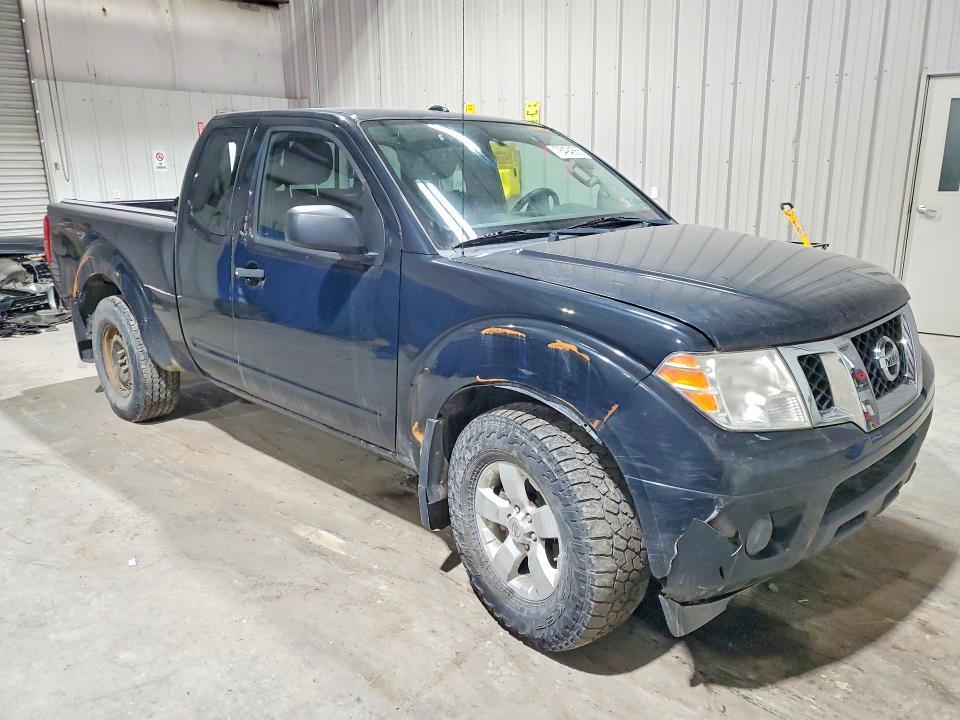 2012 Niss Frontier SV